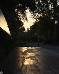 F&uuml;nffingerturm DA Sonnenuntergang auf Bank 